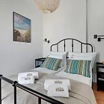 Aura 40 Center By Downtown