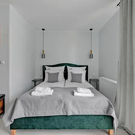 Aparthotel Aura 40 Center By Downtown 4*