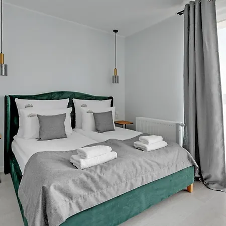 Aura 40 Center By Downtown