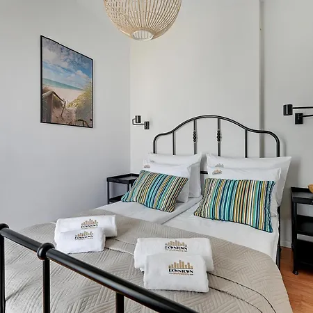 Aura 40 Center By Downtown