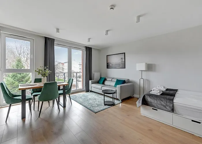 Апарт-отель Aura 40 Center By Downtown 4*