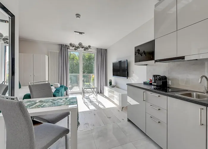 Апарт-отель Aura 40 Center By Downtown 4*