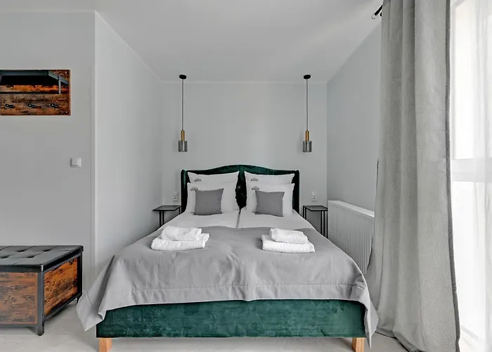 Апарт-отель Aura 40 Center By Downtown 4*