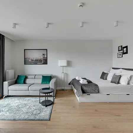 Апарт-отель Aura 40 Center By Downtown 4*